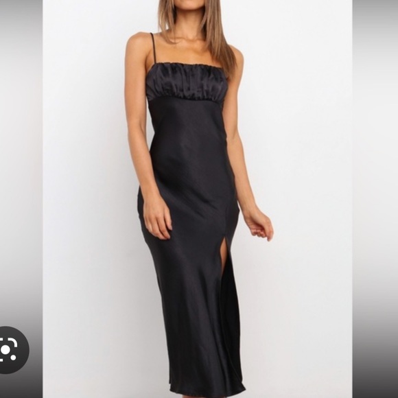 white embroidered midi dress EMBROIDERY IN – sis label Mermaid Silhouette Wedding Størrelse:L by occasion:Cocktail